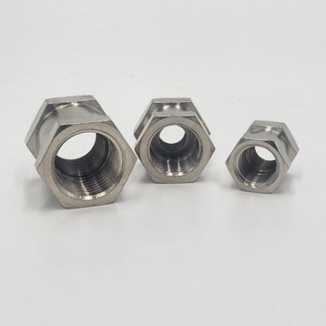 Mufa redukcyjna 1/2”W-3/8″W, mosiądz niklowany Mufa redukcyjna 1/2”W-3/8″W, mosiądz niklowany