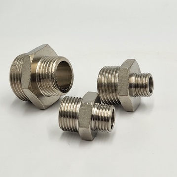 Nypel redukcyjny G 1 1/2″-G 1″, mosiądz niklowany Nypel redukcyjny G 1 1/2″-G 1″, mosiądz niklowany