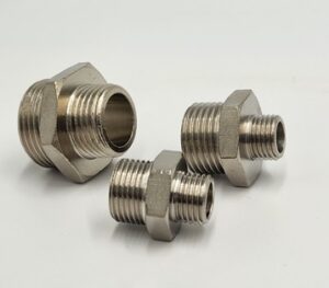 Nypel redukcyjny G 2″-G 1 1/4″, mosiądz niklowany Nypel redukcyjny G 2″-G 1 1/4″, mosiądz niklowany