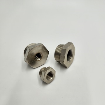 Redukcja 3/4″Z-3/8″W, mosiądz niklowany Redukcja 3/4″Z-3/8″W, mosiądz niklowany