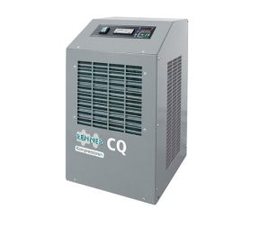 Osuszacz ziębniczy CQ0050AB, przepływ przy 7bar: 0,83m3/min, przyłącze: 1/2″, wymiary: 360x410x645mm, waga: 27kg Osuszacz ziębniczy CQ0050AB, przepływ przy 7bar: 0,83m3/min, przyłącze: 1/2″, wymiary: 360x410x645mm, waga: 27kg