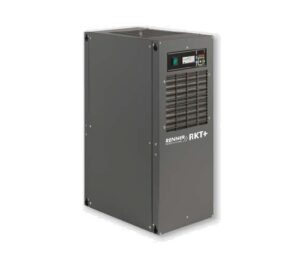 Osuszacz ziębniczy RENNER RKT +0300 , przepływ przy 7bar: 5,00m3/min, przyłącze: 1 1/2″, wymiary: 350x668x1061mm, waga: 74kg, z automatycznym spustem kondensatu